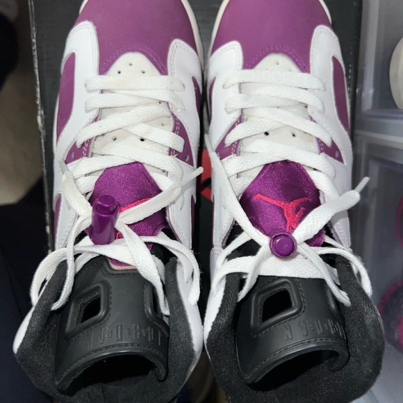 GCWOB Jordan Grape 6’s , they’ve been loved, but are in decent shape size 6.5Y - Picture 5 of 6